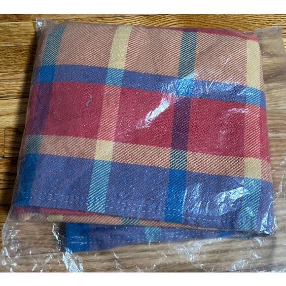 Virgin Atlantic Airlines Plaid Blanket SEALED 1lb NWT - Picture 3 of 5